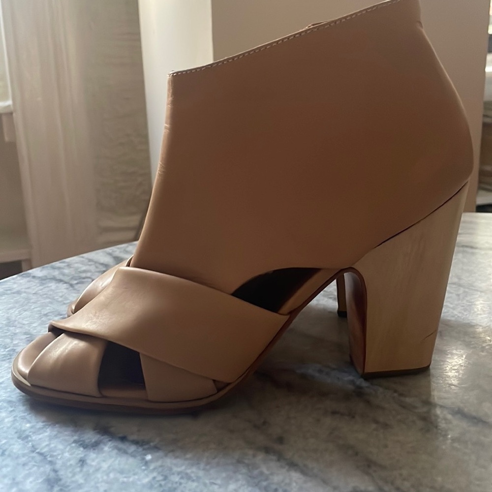 Rachel Comey Heels. Beautiful leather, in great condition! Made in Peru.